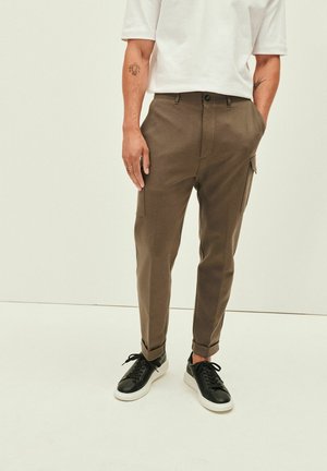 Next REGULAR FIT STANDARD - Reisitaskuhousut - stone