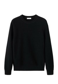 Maglione nero lavorato a maglia con scollo rotondo, polsini e orlo a coste. La texture presenta un motivo sottile, offrendo un aspetto accogliente.