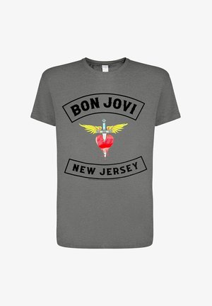 Šedé bavlněné tričko s centrálním grafickým motivem červeného srdce s mečem a žlutými křídly, a nápisem "BON JOVI NEW JERSEY."