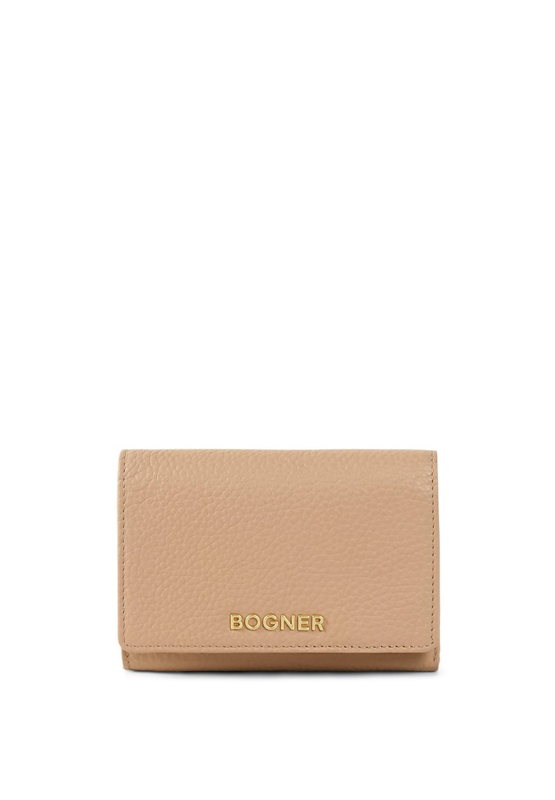 Portafoglio in pelle beige con una finitura testurizzata, con il logo dorato "BOGNER" sul fronte e un design a tre pieghe.