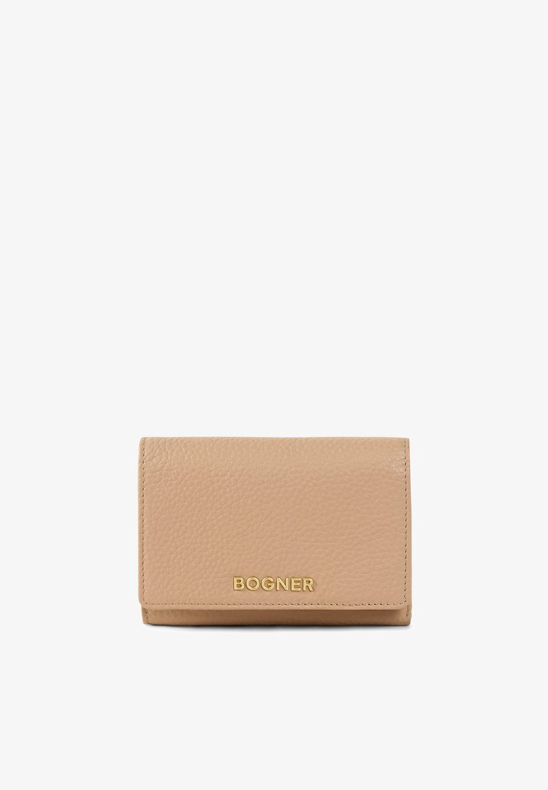 Beige nahkakukkaro, jossa on tekstuuri pinta, etupuolella kultainen "BOGNER" logo ja kolminkertainen muoto.