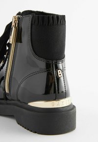 Baker by Ted Baker Botine cu șireturi - black