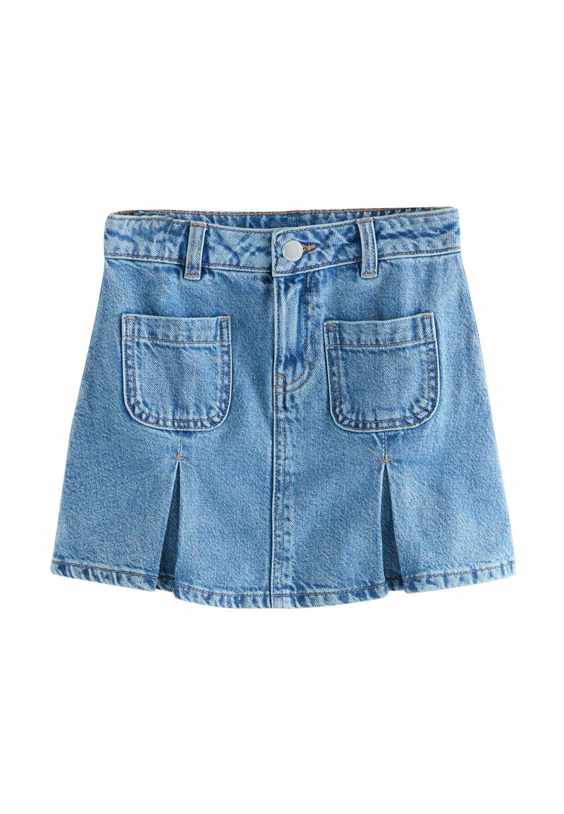 Jupe en denim bleu clair avec une taille ajustée, deux poches avant et des plis sur le devant pour plus de détails. Design classique à cinq poches.
