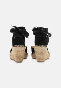 Selected Femme SLFMIA WEDGE  - Sapatos de salto alto com atacadores - black