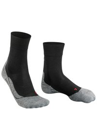 Calcetines de longitud tobillo en negro y gris con parte superior acanalada, puntera y talón reforzados. Presentan detalles en acento rojo y materiales texturizados.