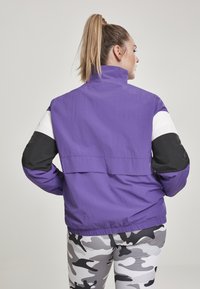 Urban Classics LADIESCRINKLE TRACK  - Vjetrovka - ultraviolet/blk/wht