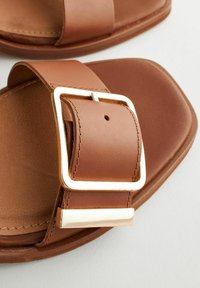 Next FOREVER COMFORT BUCKLE - Szandálok - tan brown