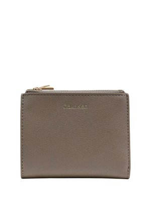 Portafoglio in pelle taupe Calvin Klein con scomparto superiore con cerniera e bordi cuciti.
