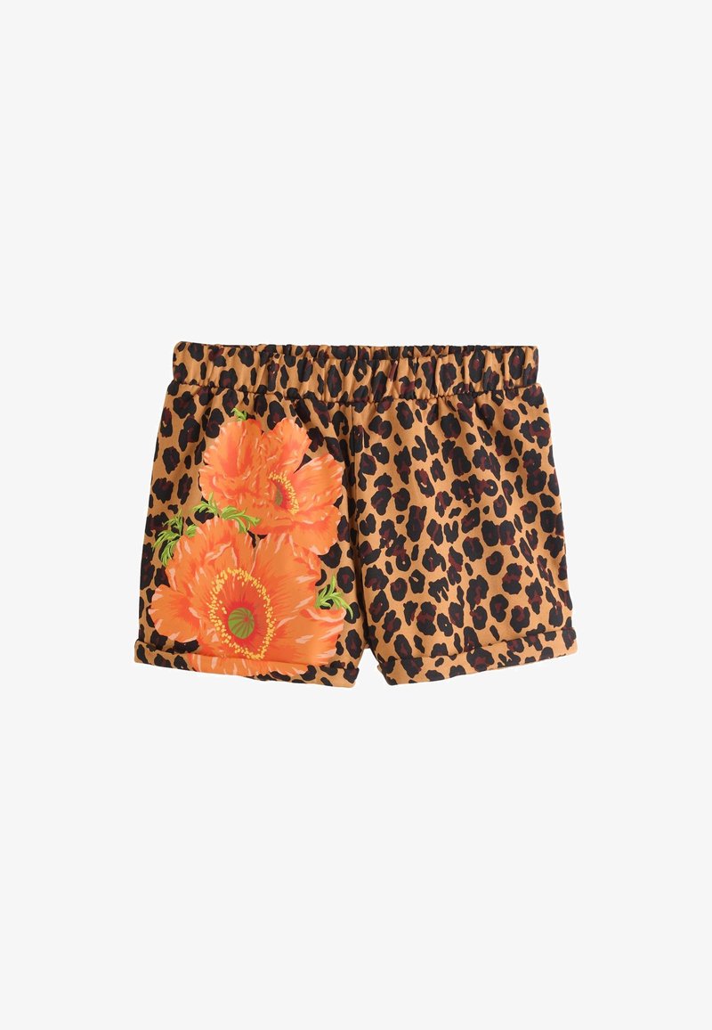 Shorts imprimé léopard marron avec une ceinture élastique, ornés de grands motifs floraux orange vif sur le côté gauche.