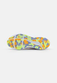 Nike Performance Chaussures de running sur route - pink