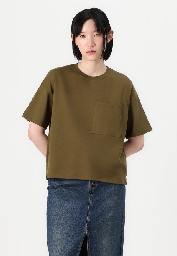PENDING - Basic T-shirt - khaki3