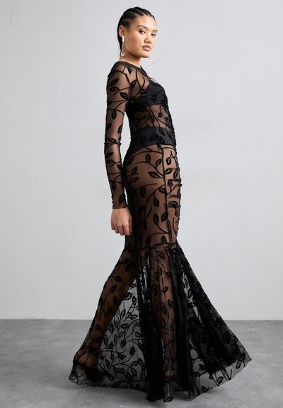 Norma Kamali LONG SLEEVE V NECK SHIRRED FRONT FISHTAIL GOWN - Společenské šaty - black