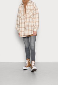 Vero Moda Strickpullover - brown