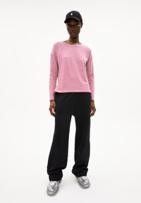 ARMEDANGELS XIANAA - Longsleeve - crushed berry oatmilk