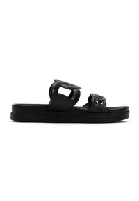 Chanclas negras con un upper suave y texturizado que presenta un detalle de bucle. Suela gruesa con un diseño de mínima textura, ideales para uso casual.