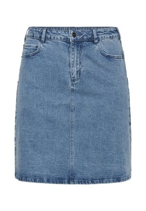 Mini-jupe en denim bleu avec boutons devant, fermeture éclair, passants pour ceinture et poches avant, présentée sur fond blanc.
