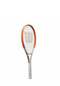 Tennisschläger mit einem orangefarbenen ovalen Rahmen, weißem Griff und strukturierter Oberfläche. Verfügt über ein Gitter-Saitenmuster und das "Wilson"-Logo an der Seite.