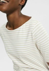 Esprit T-shirt z nadrukiem