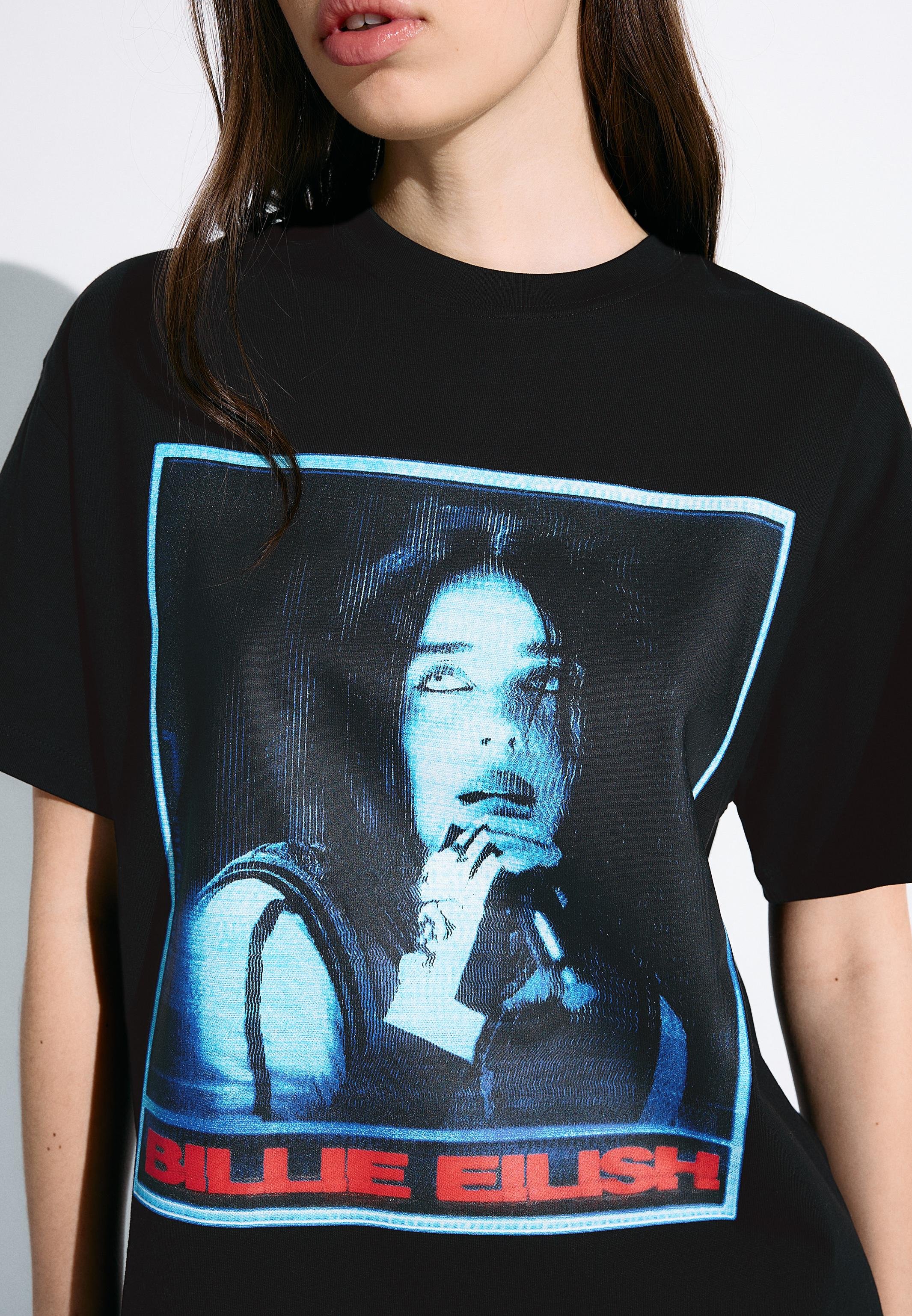 Bershka BILLIE EILISH SHORT SLEEVE - Print T-shirt - black