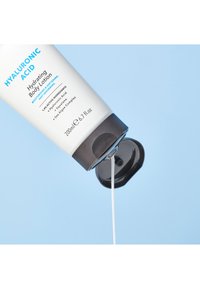 The Solution HYALURONIC ACID HYDRATING BODY LOTION - Balsamo corpo