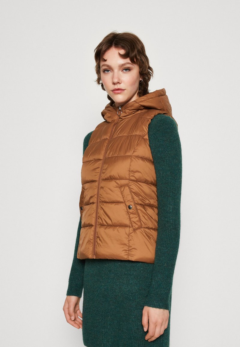 JDY JDYZULU SHORT HOOD WAISTCOAT - Vest - toasted coconut