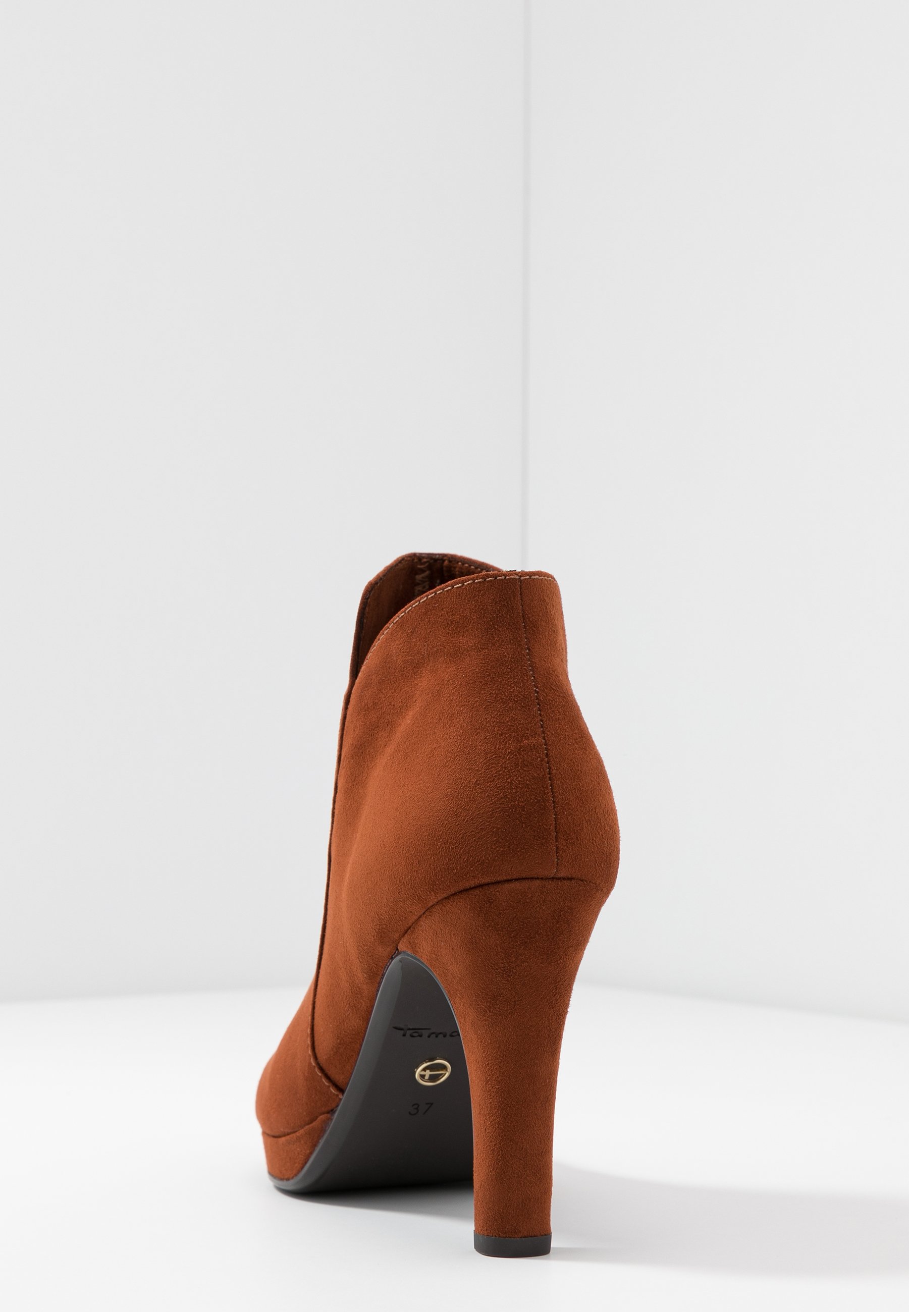 bottes cuir marron talon haut