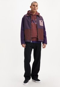 Levi's® Skateboarding SKATE BAGGY 5 POCKET - Vrećaste traperice - black grape