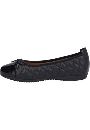 Schwarze Ballettschuhe mit einem gesteppte Lederoberfläche, glänzender Zehenkappe und Schleifendetail. Bequeme Slip-On-Design mit einer strukturierten Gummisohle.