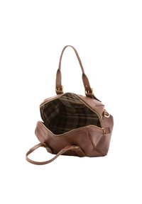 Borsa in pelle marrone con hardware dorato, chiusura con zip e interno in tessuto scozzese. Presenta un'ampia apertura e doppi manici per il trasporto.