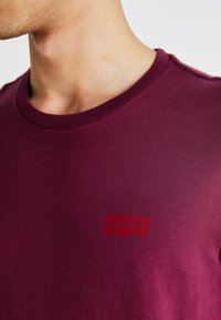 Levi's® GRAPHIC TEES 3 PACK - Pamata T-krekls - white/burgundy/grey