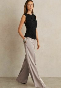 Reiss ELSIE WIDE LEG ELASTIC WAIST - Hlače - grey