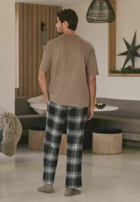 Next REGULAR FIT SET czarny