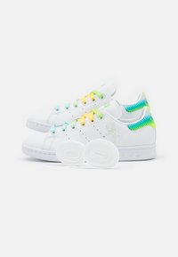 adidas Originals Sneakers - white