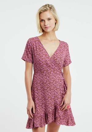Vestito avvolgente floreale con maniche corte, caratterizzato da una profonda scollatura a V, orlo arricciato e motivo rosa e marrone su tessuto morbido.