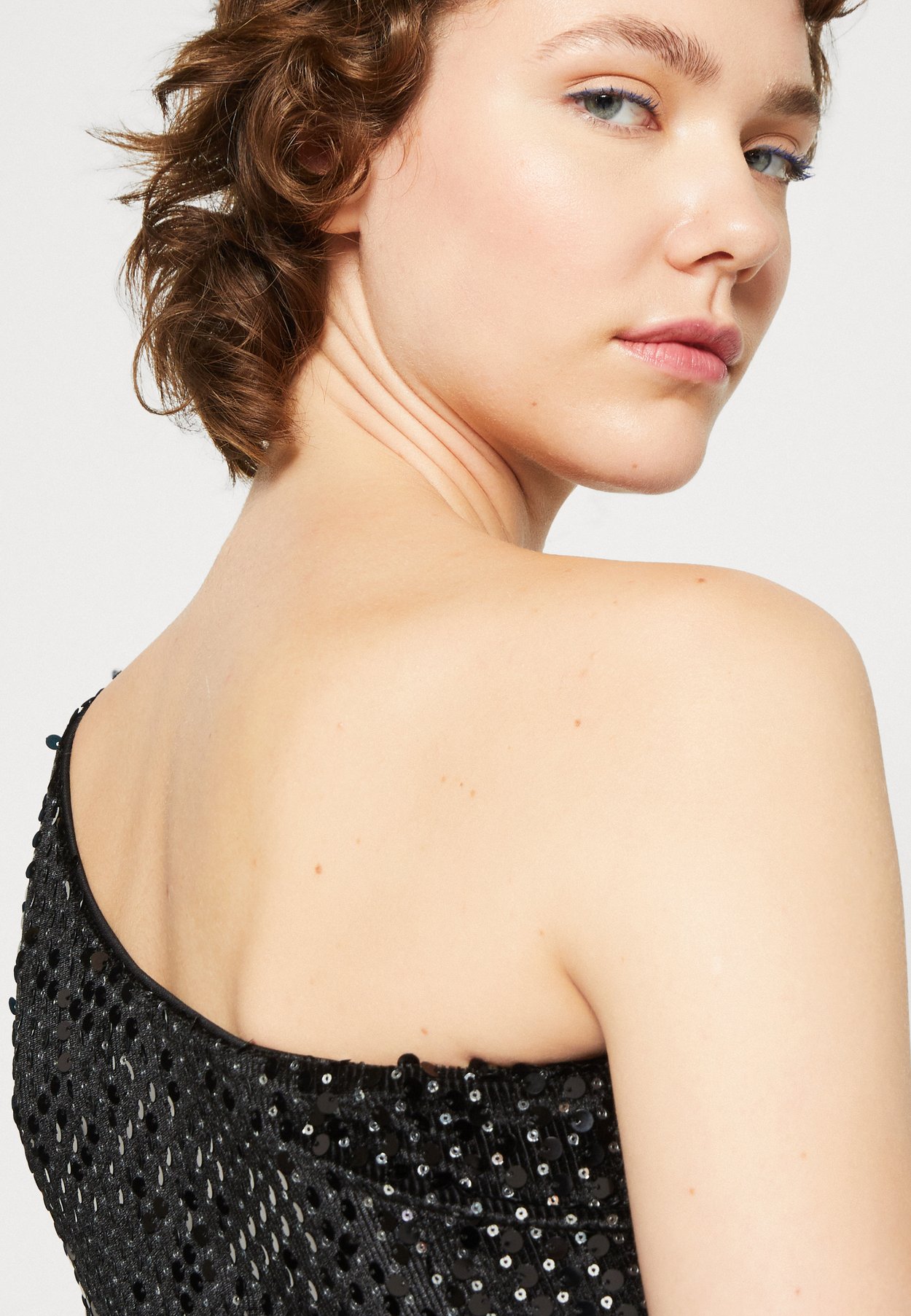 ONLLUCY ONESHOULDER