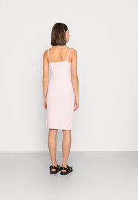 Even&Odd Vestido de malha - pink