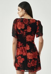 SÁVEL JAZMINA MINI  - Dnevna haljina - red vintage bloom