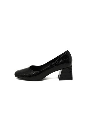 Escarpin en cuir verni noir avec une finition texturée, bout rond et un talon bloc géométrique. Doublure intérieure lisse.