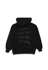Czarna bluza z kapturem z przednią kieszenią typu kangur, z napisem "ANTI SOCIAL SOCIAL CLUB" haftowanym kontrastową nicią na plecach.