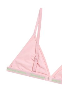 Bralette en triangle rose en tissu lisse, avec des bretelles fines et une bande élastique portant le texte "Juicy Couture" en vert clair.