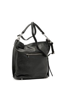 Borsa a mano in pelle nera con finitura texturizzata, tasca con zip argentata sul davanti, due manici e tracolla regolabile, poggiata su uno sfondo bianco.