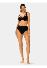 Czarny zestaw bikini z usztywnionym stanikiem z wieloma ramiączkami oraz majtkami w wysokim stanie, oba wykonane z gładkiego materiału z minimalnymi akcentami.