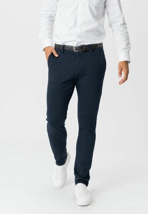 TEESHOPPEN, PERFORMANCE PANTS X™ (SLIM) - Панталони тип чино - navy