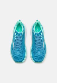 Saucony GUIDE 17 - Løbesko til landevejen - breeze/mint