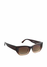 Braune Sonnenbrille mit Farbverlauf und rechteckigem Rahmen, oben dunkler und unten heller. Glatte Textur und breite Bügel.