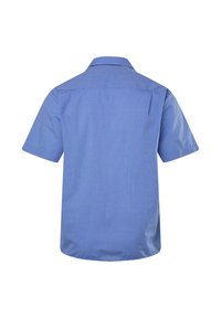 Camisa azul de manga corta con cuello vista desde atrás, diseño sencillo, sin patrones ni logotipos visibles, sobre fondo blanco.