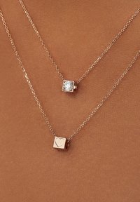 Isabel Bernard Bedel - rose gold-coloured