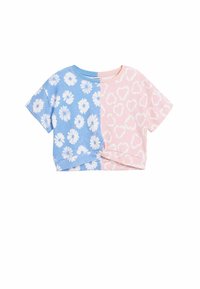 Rövidujjú, cropped póló kék oldallal, fehér margarétákkal, és rózsaszín oldallal, fehér szívmintákkal. Puha pamut anyagból készült.