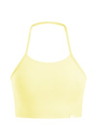 Crop top jaune à col halter avec fines bretelles et un design simple et lisse sur fond blanc.