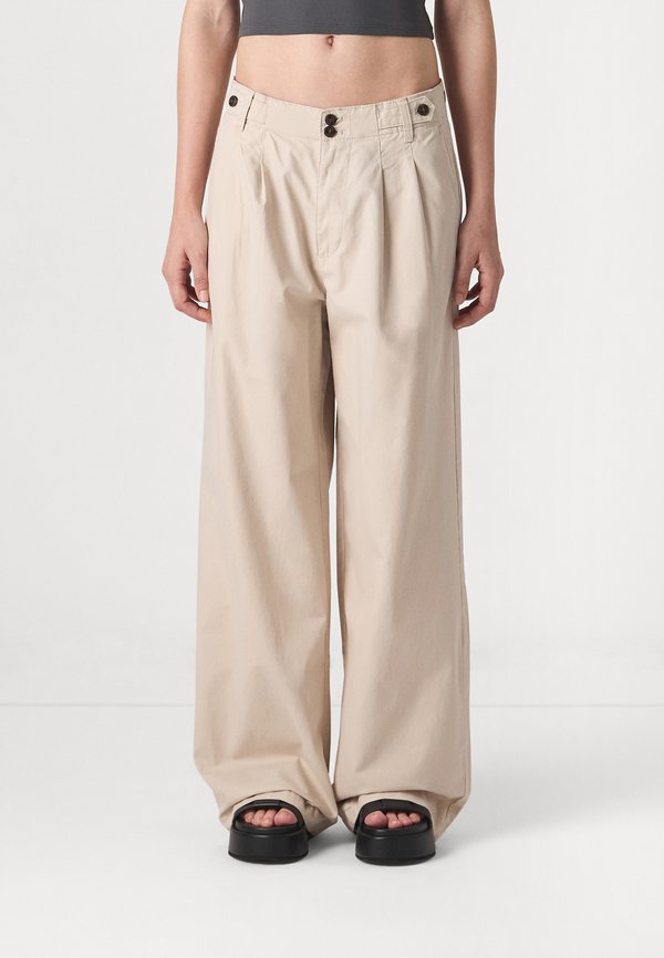 ONLETTIE WIDE PANT - Trousers - pumice stone